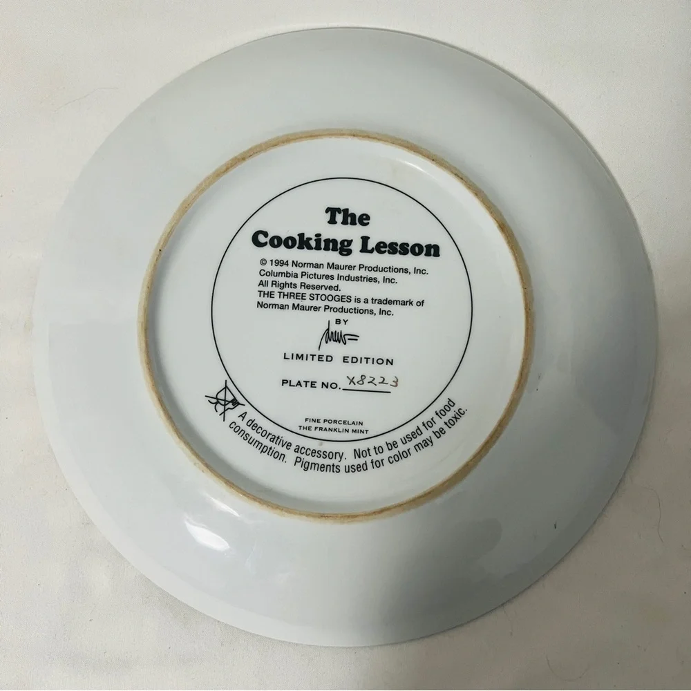 The Three Stooges 1994 Fine Porcelain Plate The Cooking Lesson # X8223 EUC